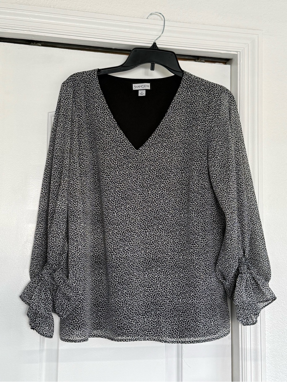 Sam & Jess Black V-Neck Long Sleeve Ruffle Cuff Blouse